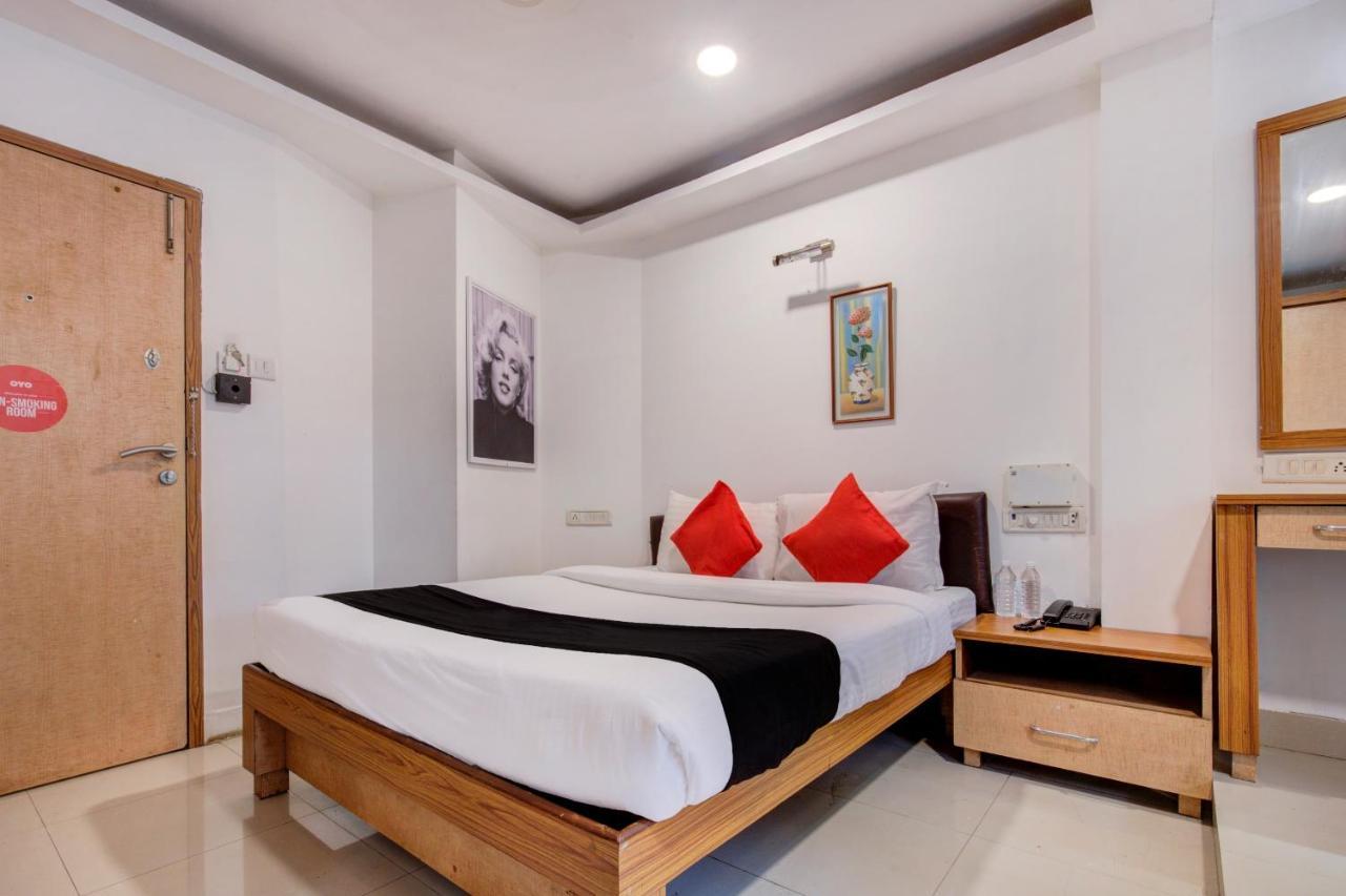 مومباي Capital O 77295 Hotel Bansidhar Bhuvan المظهر الخارجي الصورة